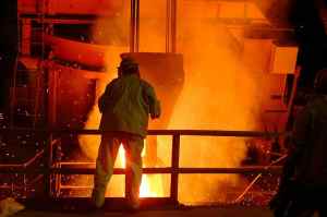 steel-mill-616526_1280 haut fourneau